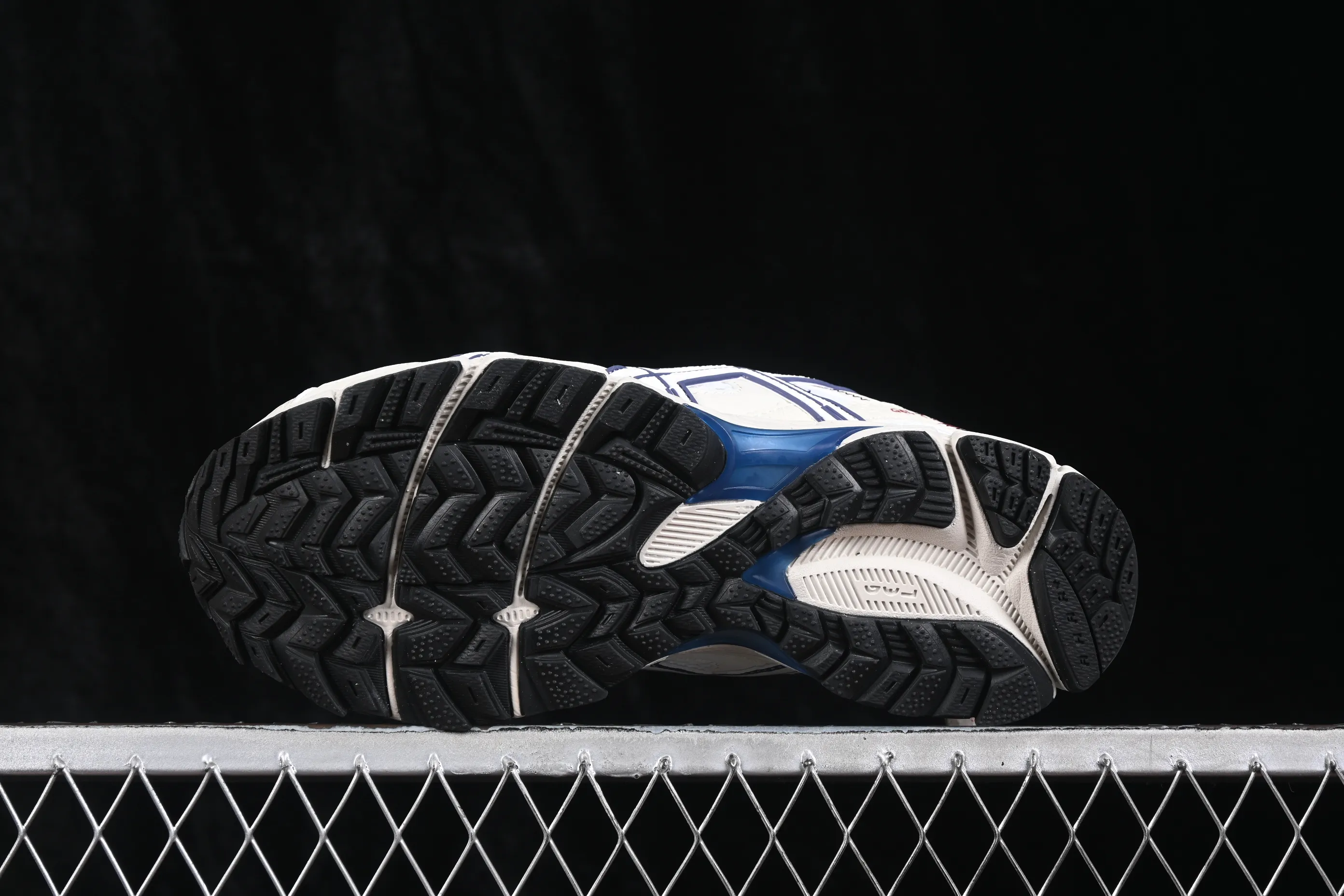All categories Asics ASICS series Asics Gel-Kahana 8 1012B892-100
